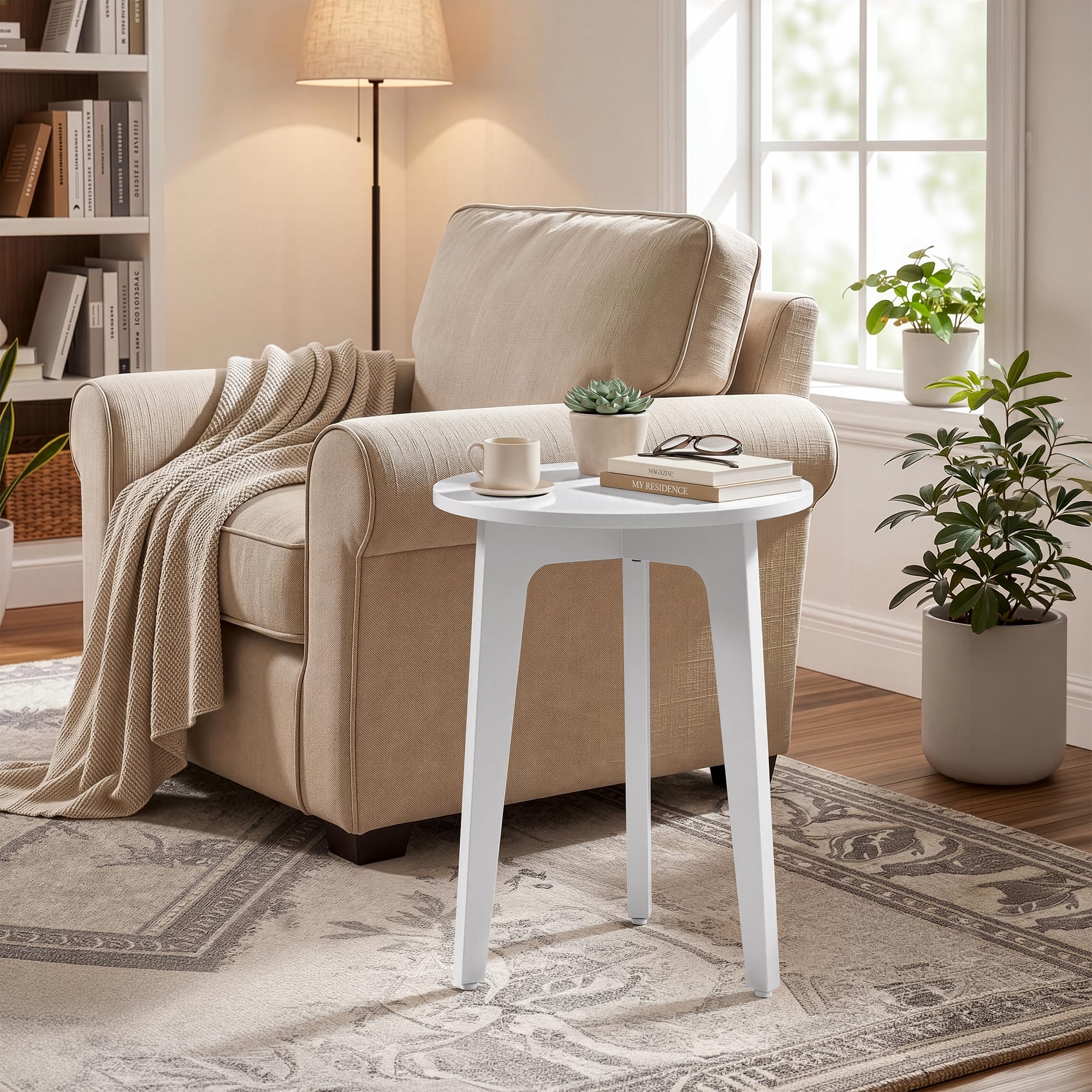 VASAGLE MAEZO Collection - Small Side Table, Round End Table, Nightstand with Tapered Legs, Curved Transitions, for Small Spaces, Living Room, Bedroom, Honey Brown ULET237KB01S